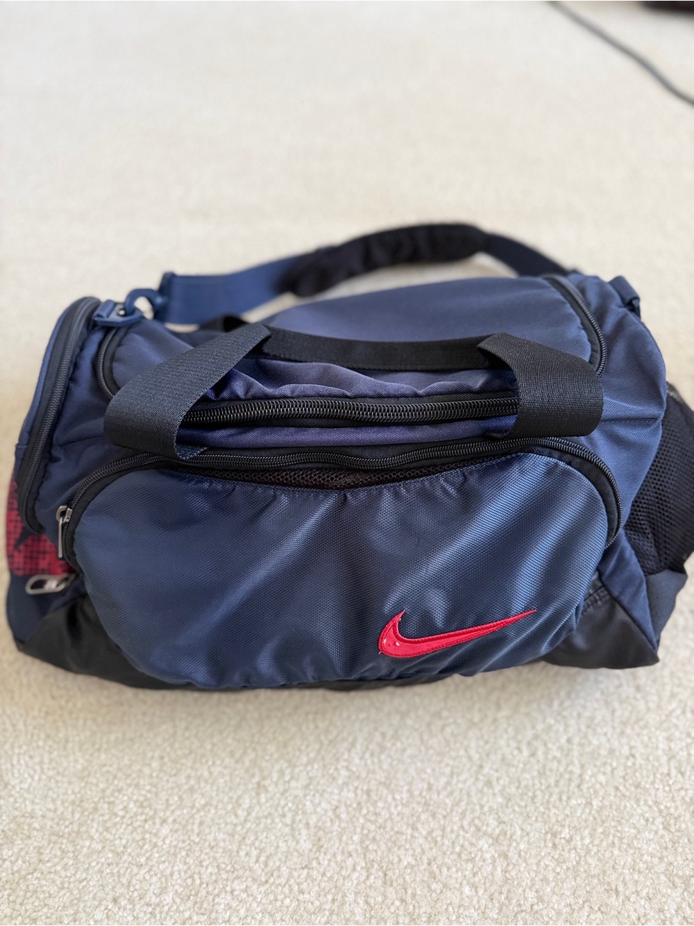 NIKE PRO LIMITED EDITION DUFFEL BAG GYM BAG DUFFLE TRAVEL 40L - 50% OFF